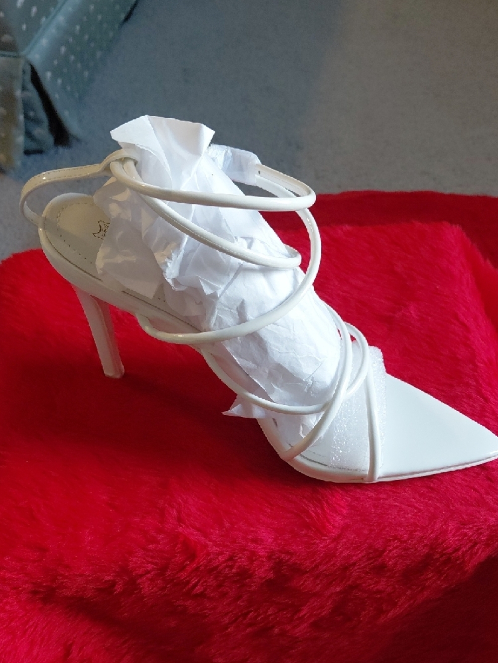 Cape Robbin White Strappy Patent Heeled Sandals - Picture 4 of 15